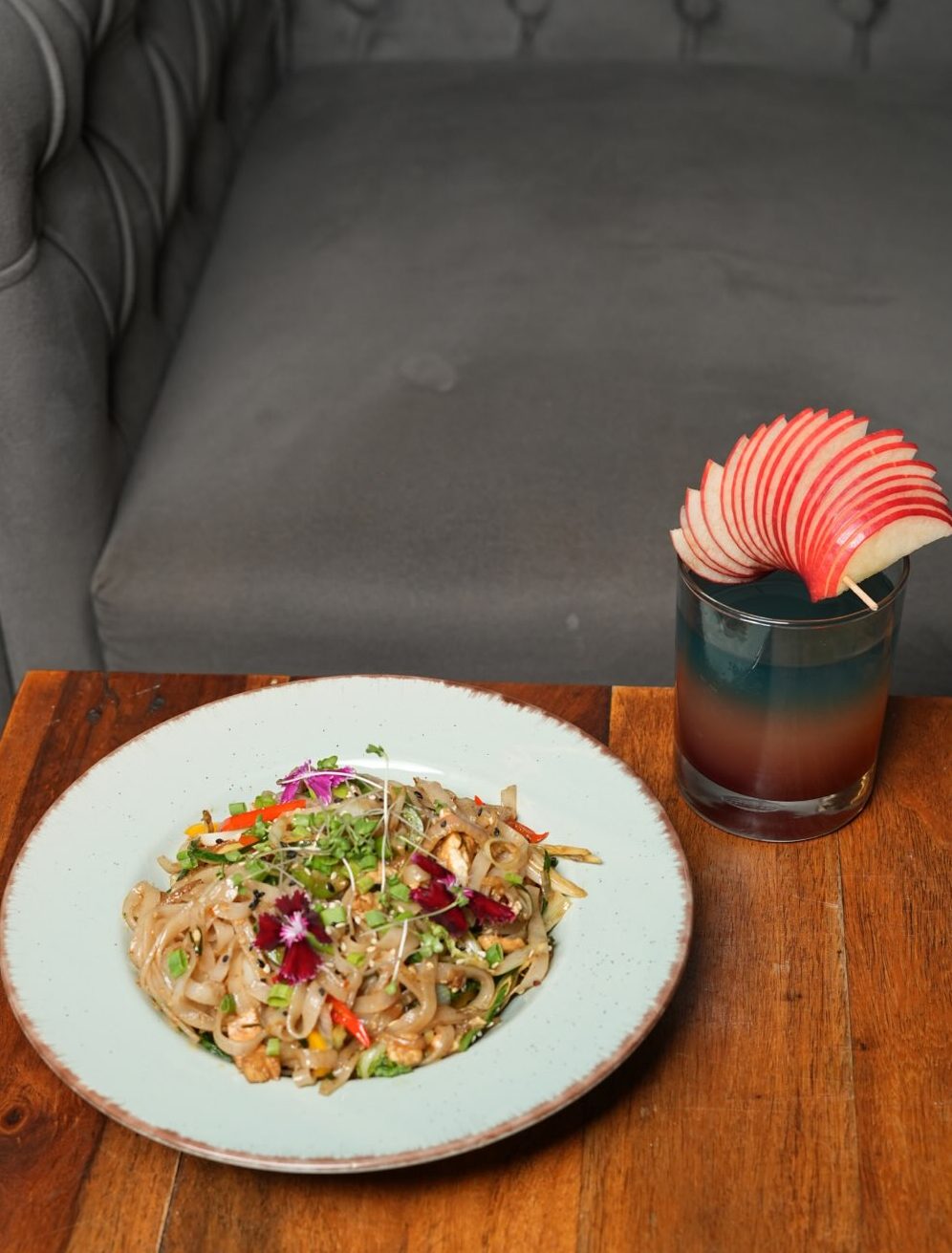 Stir-fried noodles with a layered cooler